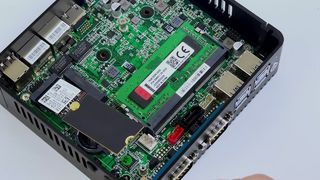 X30G インテル J6412 産業用ミニ PC (2 LAN 2 COM 付き)